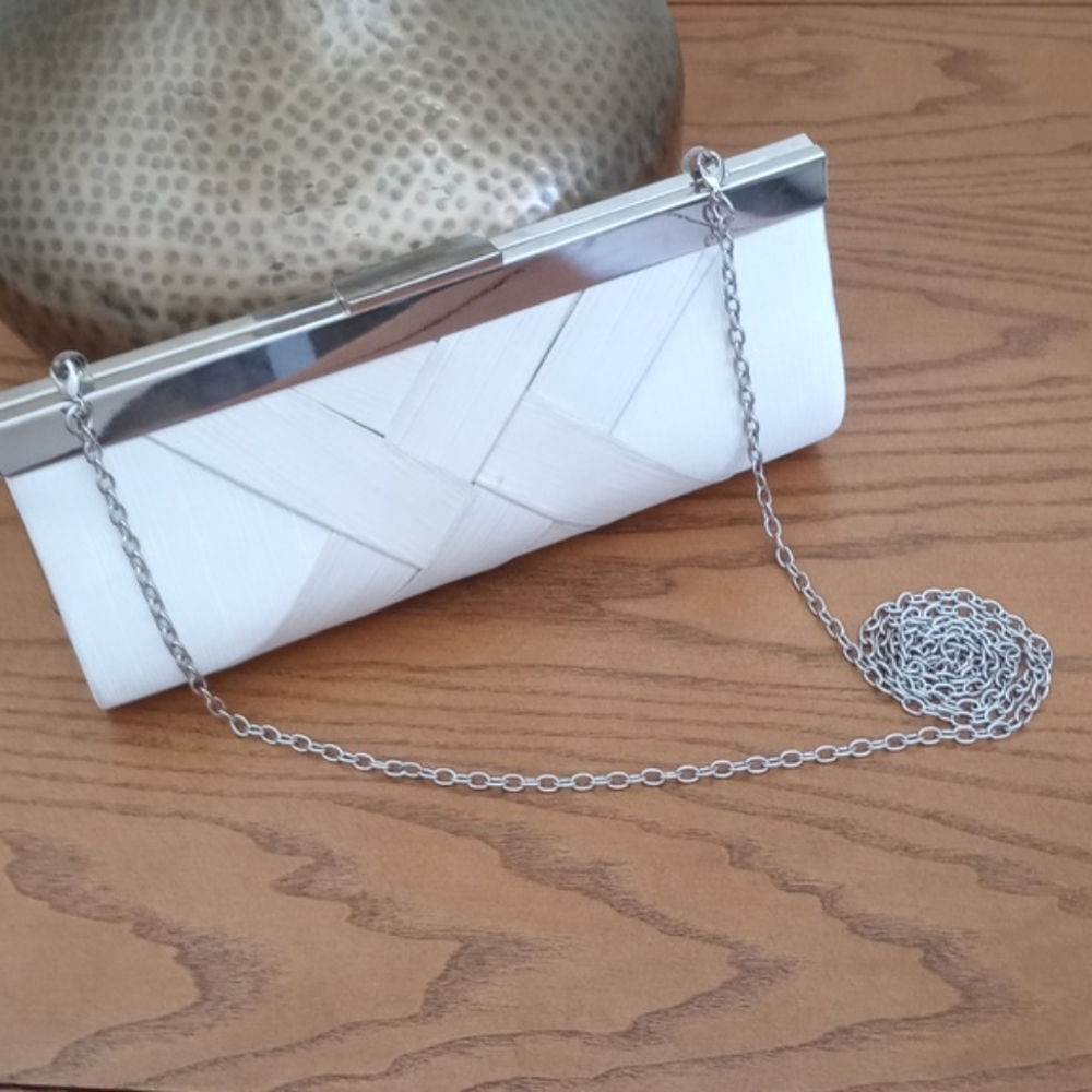 Vintage Art Deco Style White Satin Criss Cross Clutch with Hidden Chain - Picture 13 of 16